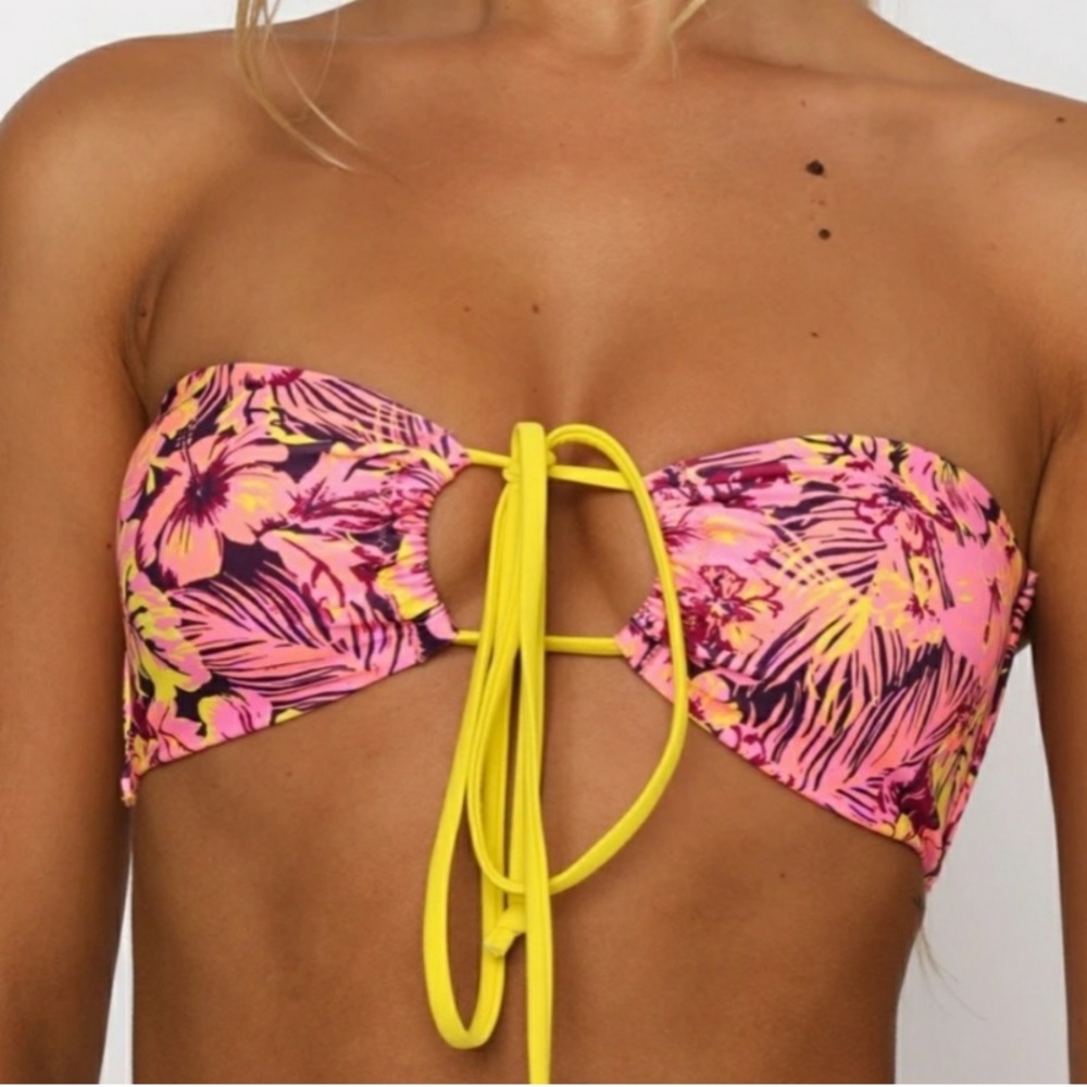 NWT White Fox Boutique bikini top